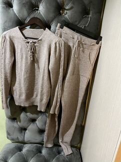 Вязаный костюм новый