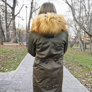 Зелёная парка с мехом лисы