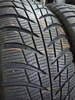 215/65/17 Bridgestone blizzak lm 001