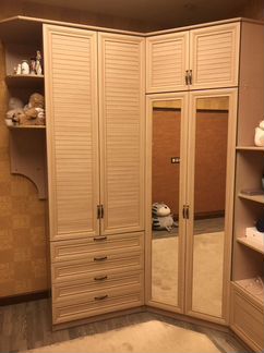 Шкаф угловой и стеллаж