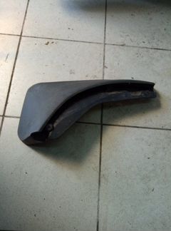 Брызговик задний левый Ford Kuga 2010