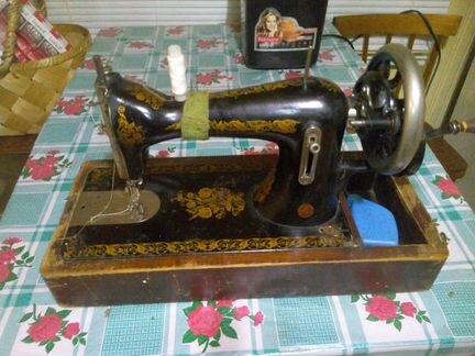 Швейная машинка старинная