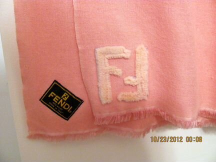 Шаль платок Fendi оригинал шерсть