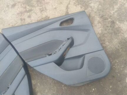 Обшивки дверей задние Ford Focus 3 2011