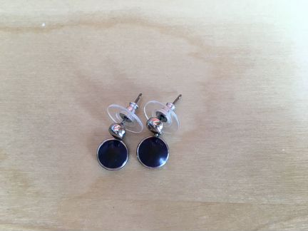 Серьги фиолетового цвета