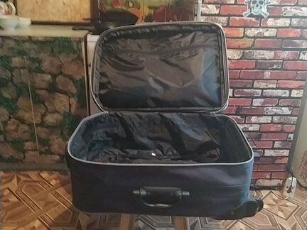 Чемодан на колесах