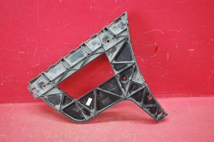 Направляющая бампера заднего Ауди А4