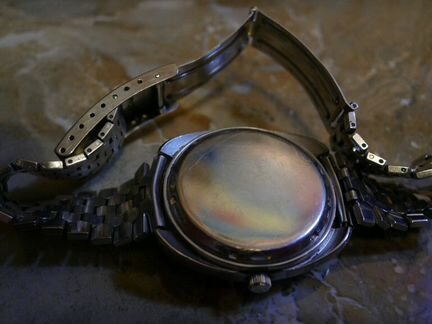 Первые кварцевые часы Gerard Perregaux 1970г