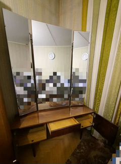 Трюмо с зеркалом советское