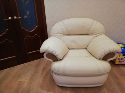 Кожаная мягкая мебель
