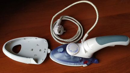 Утюг дорожный