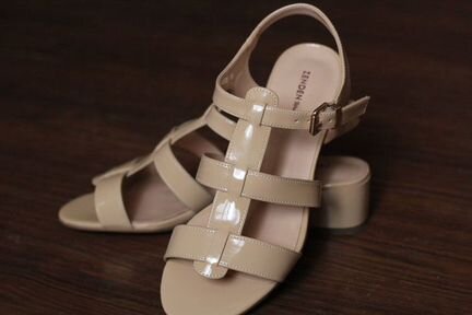 Новые босоножки / сандалии