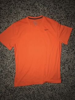 Спортивная футболка Nike