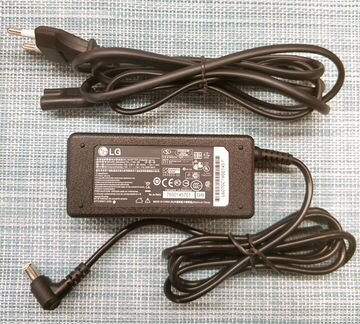 Блок питания монитора LG 19V 1.7 A 32W новый