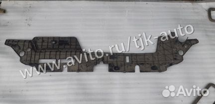 Пыльник двигателя Toyota Corolla E140, E150