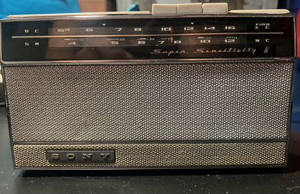 Радиоприёмник sony 1962г