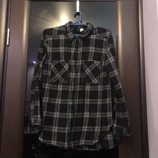 Черная клетчатая рубашкк H&M