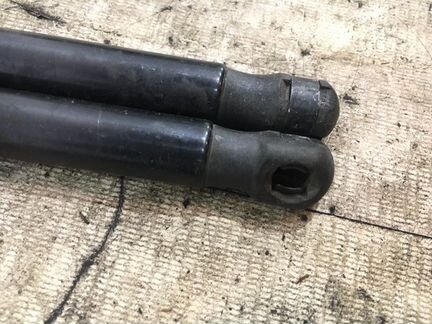 Амортизатор багажника Volkswagen Polo V GTI