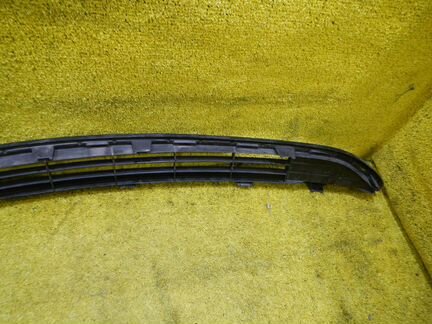 Решетка переднего бампера Toyota RAV 4 CA40 (15-н