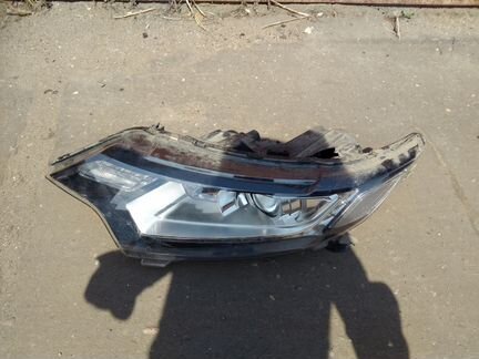Mitsubishi Outlander 3 фара левая (сломан крепеж)
