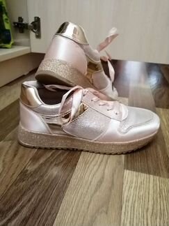 Нарядные кроссовки