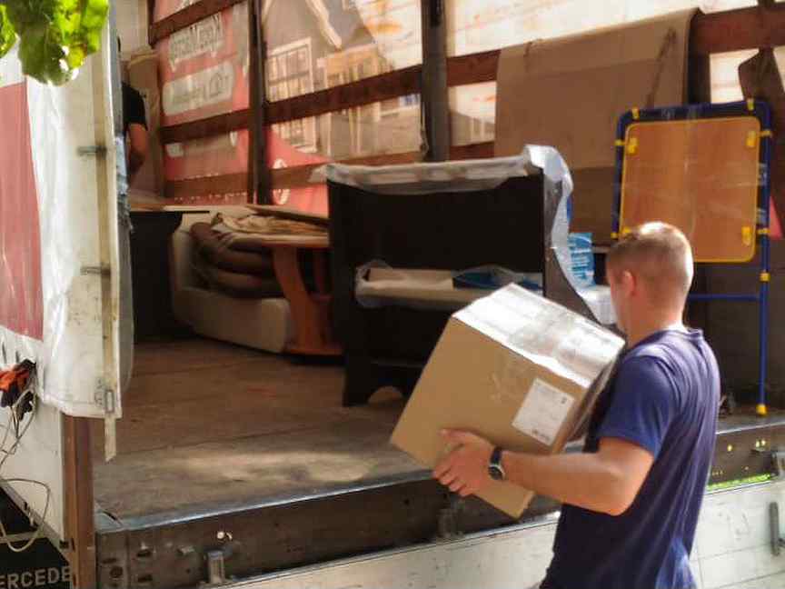 Грузчики иваново. Авито брянск грузчики. Грузчики мощные. Грузчики брянск. Грузчики.