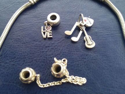 Браслет и шармы