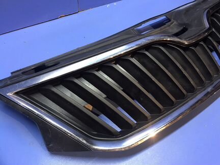 Решётка радиатора Skoda Rapid 1