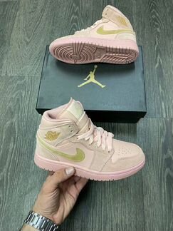 Кроссовки Nike Air Jordan 1 пудровые