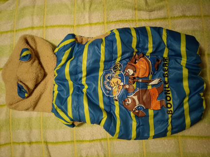 Теплая, мягкая безрукавка с ушками