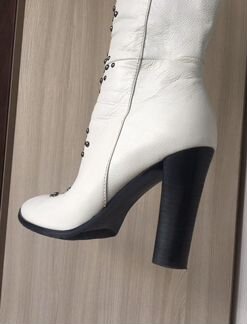 Сапоги белые клёпки