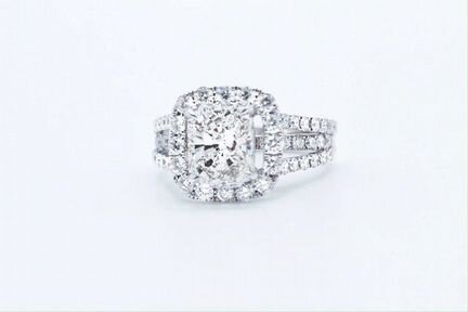 Кольцо с бриллиантом 2.20 ct