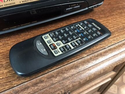 Видеомагнитофон Philips VR255