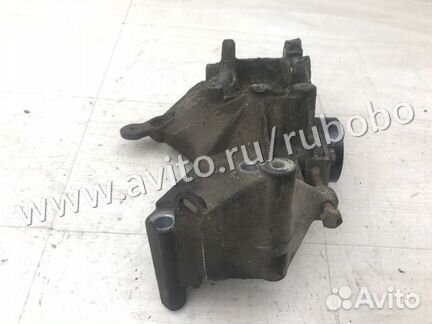 Кронштейн генератора Renault Clio 2 K7JA700 2001