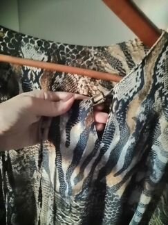 Платье с анималистичным принтом