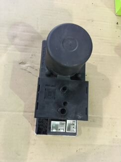 Компрессор центр замка Ауди А4 Б5 А8 Д2 8L0862257P