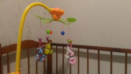 Мобиль с пультом управления