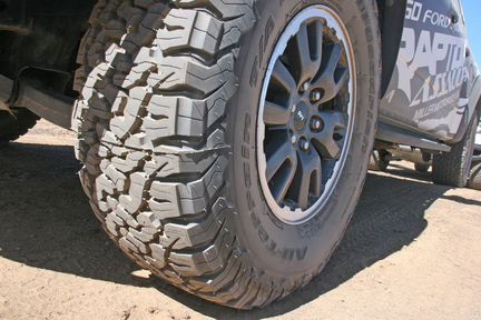 Шина BFGoodrich LT245/75R17 121/118S аt KO2 RWL GO