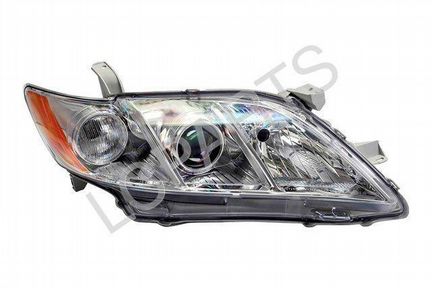 Фара правая Toyota Camry