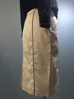 Юбка-карандаш атласная цвета слоновой кости