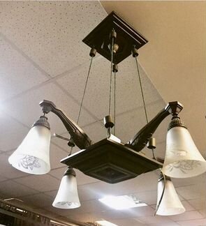 Старинная люстра