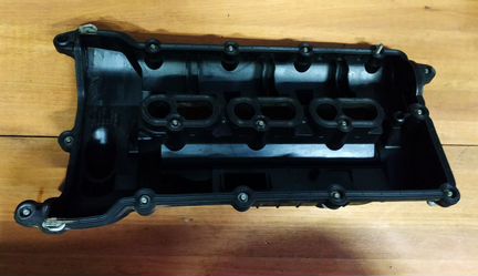 Крышка клапанов Jaguar / Land Rover