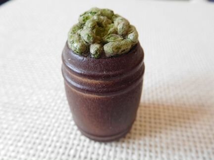 Бочка с огурчиками и мешки для кукольного домика