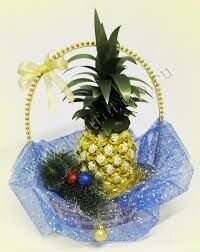 Новогодние корзины с подарками