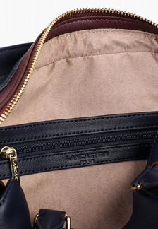 Кожаная сумка французского бренда Lankaster