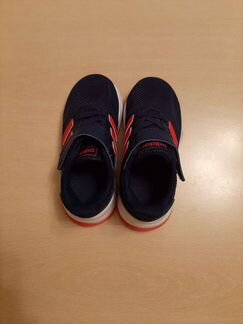 Детские кроссовки