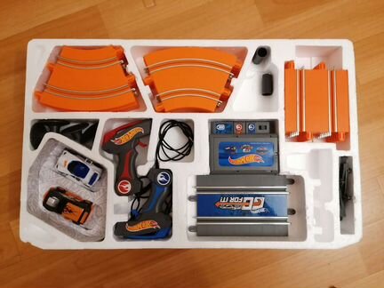 Набор с треком Hot Wheels 380см 83107