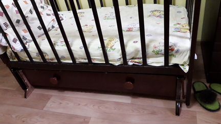 Кровать детская 120на60,массив,с рождения