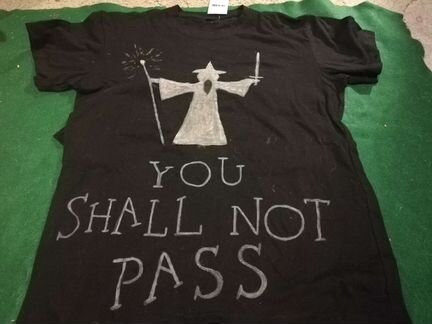 Футболка светящаяся в темноте