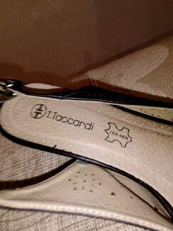 Кожаные босоножки